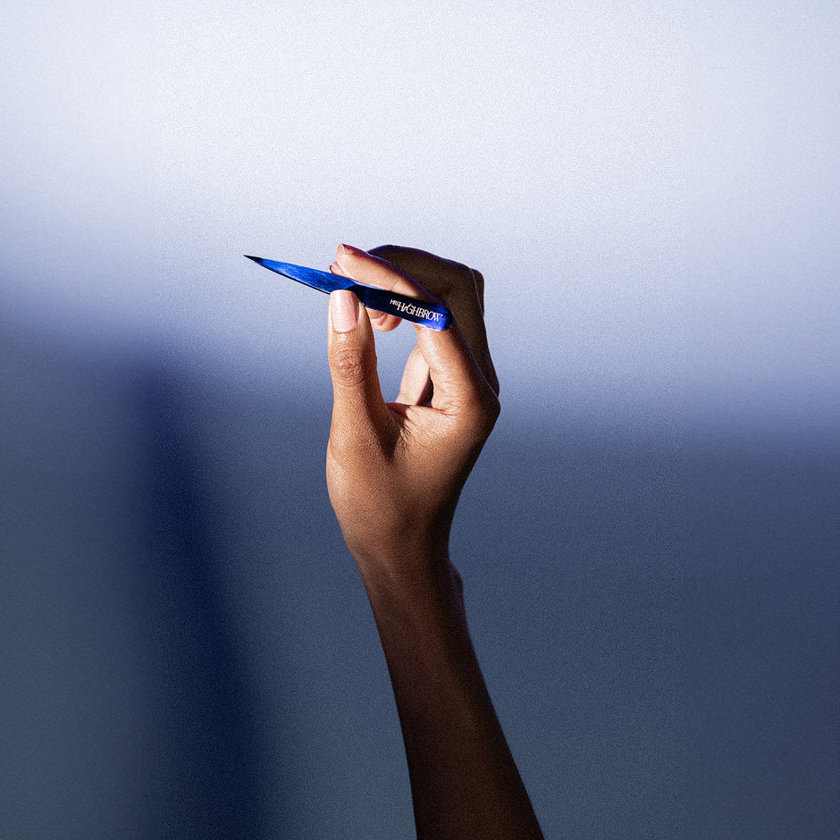 Mrs. Highbrow Point Tweezers Magic Blue - Image 2
